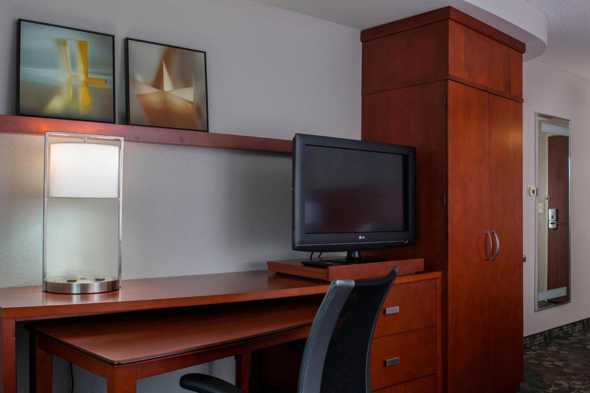 Courtyard By Marriott Nashville Hotel 3*