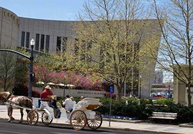 Hotel Courtyard By Marriott Nashville